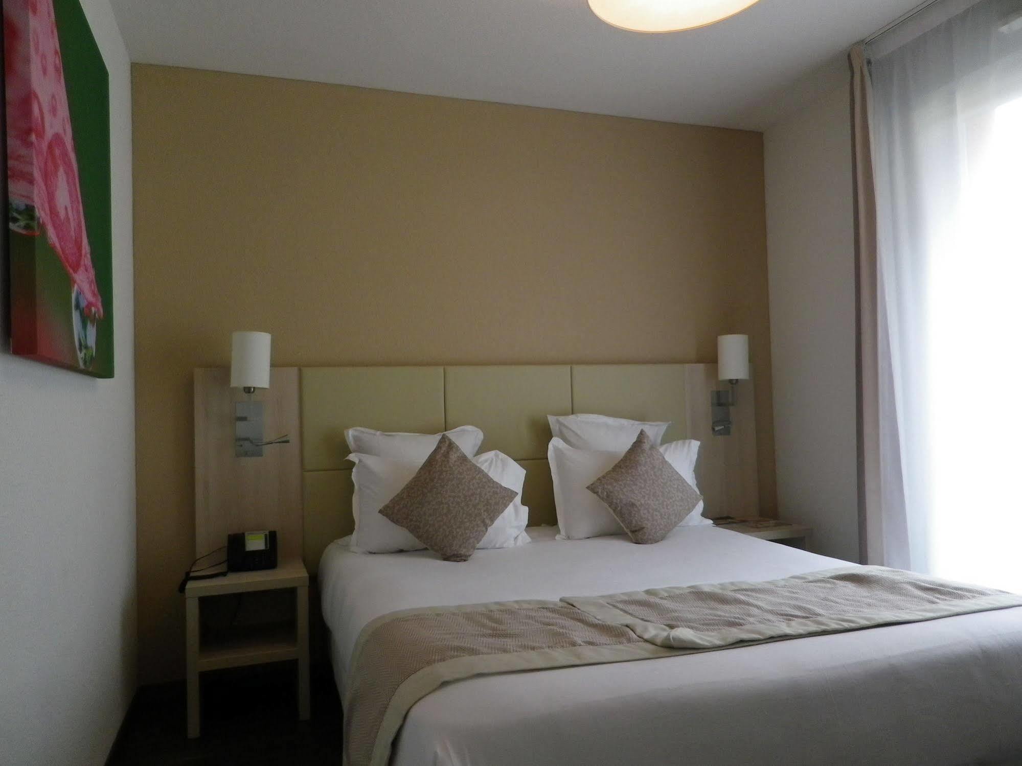 Residhome Neuilly Bords De Marne Exterior photo